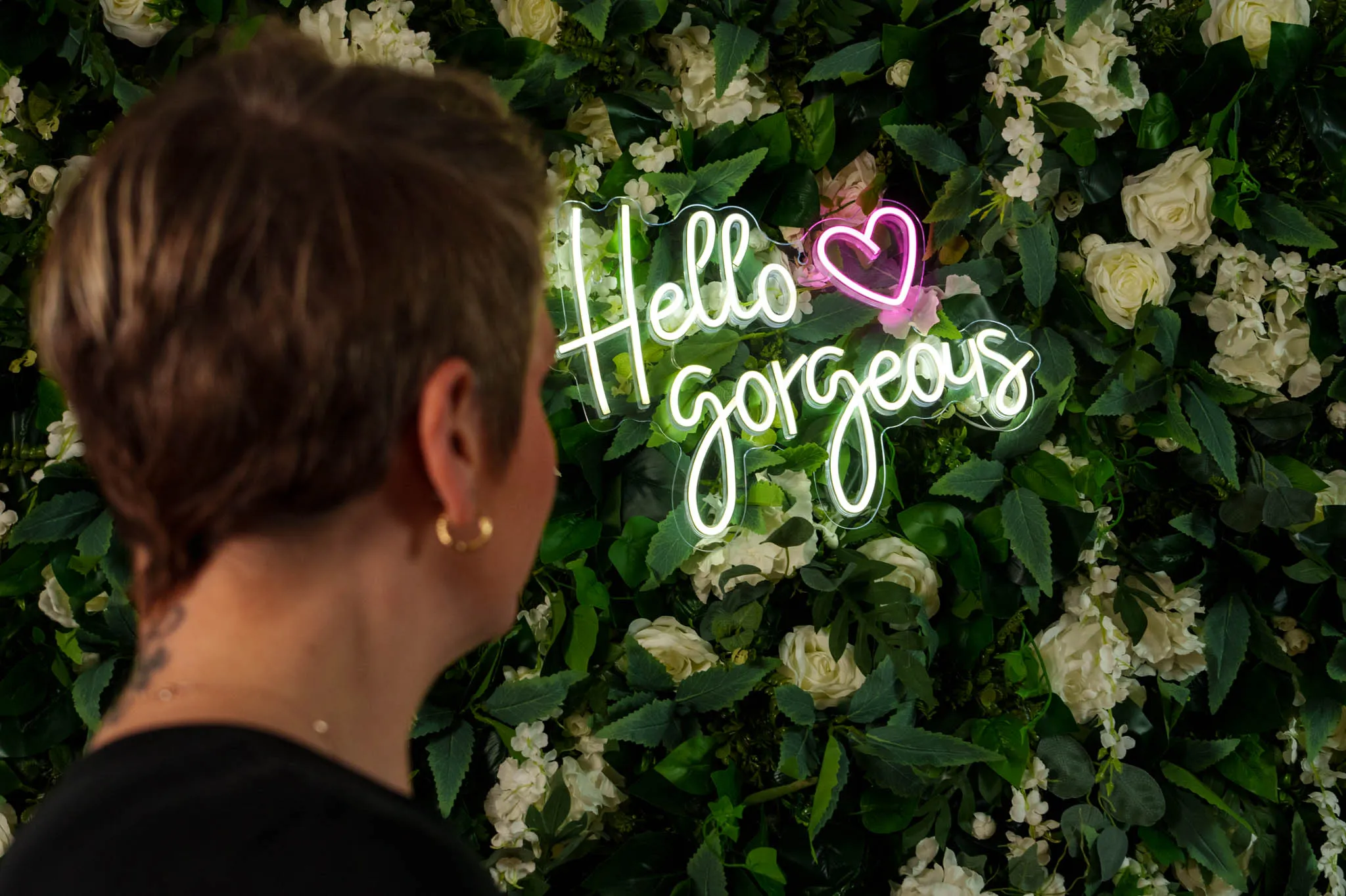Evergreen Elegance flower wall, photo 5
